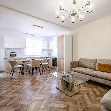 Miku Apartments-Luxury City View At Wilson Square Tirana Eksteriør billede