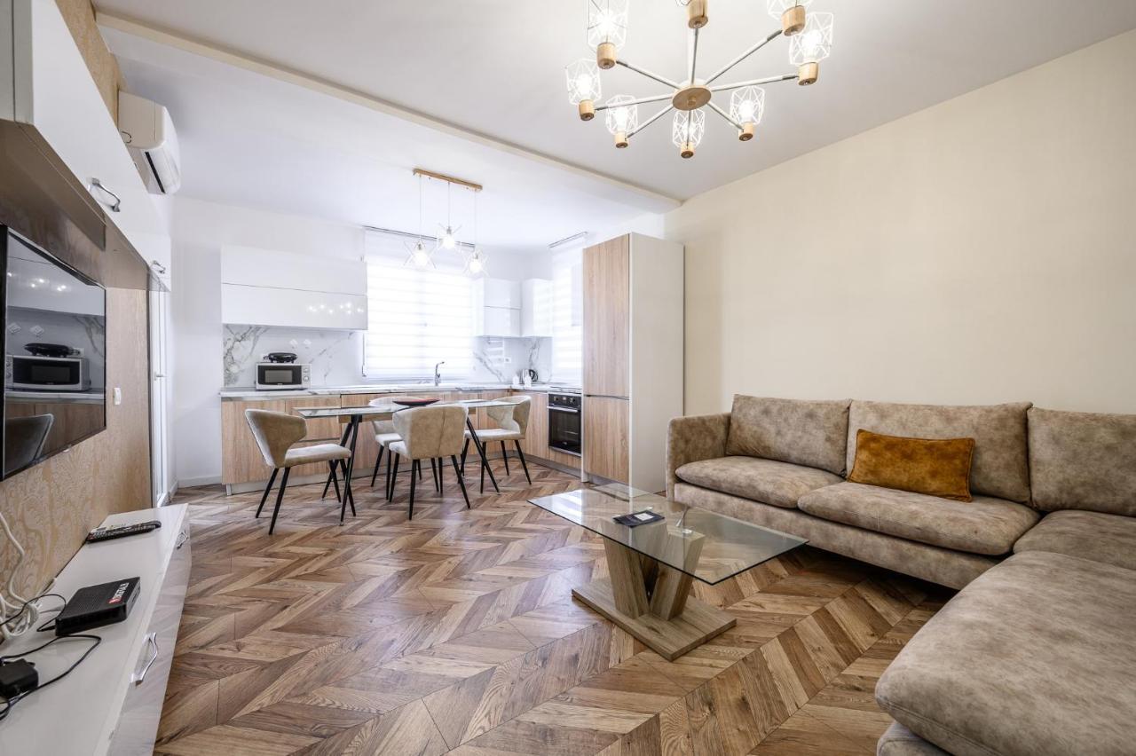 Miku Apartments-Luxury City View At Wilson Square Tirana Eksteriør billede