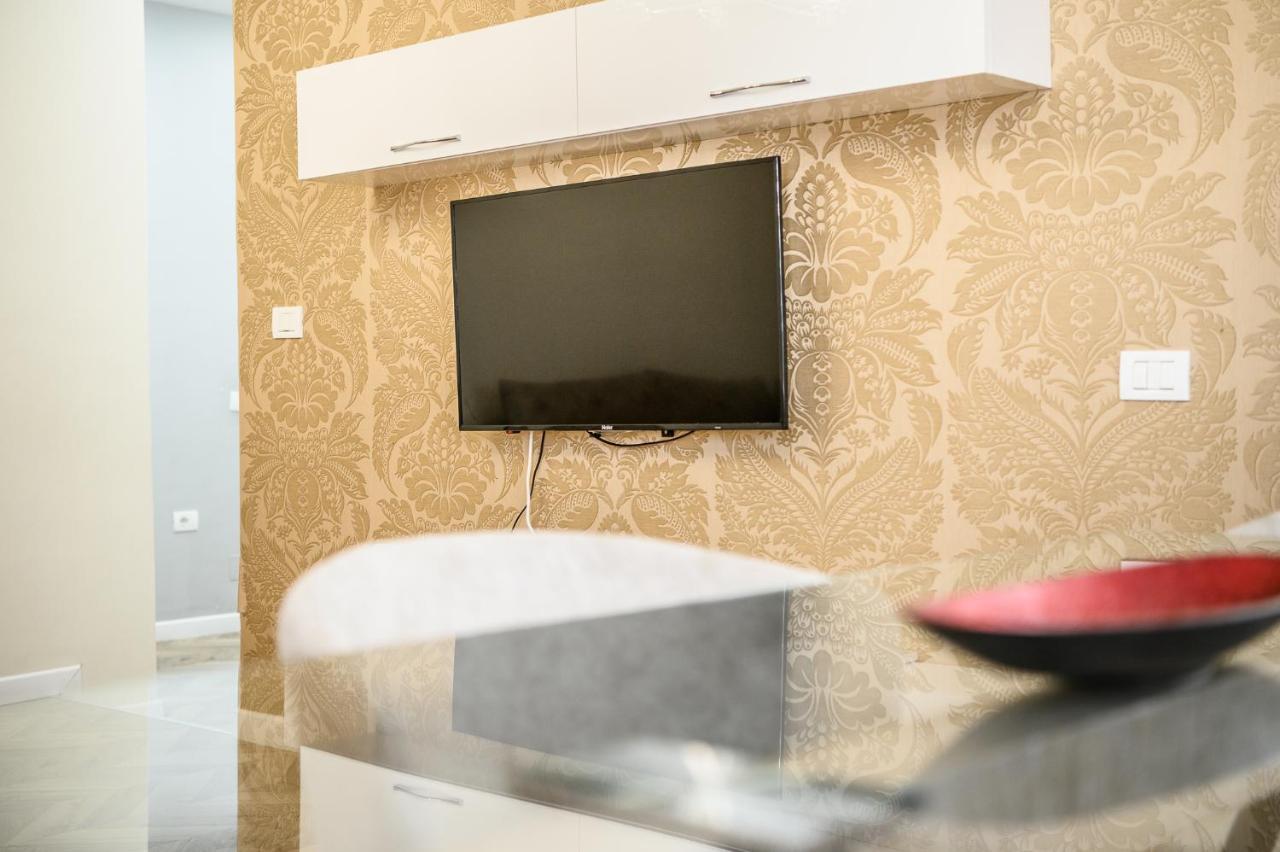 Miku Apartments-Luxury City View At Wilson Square Tirana Eksteriør billede