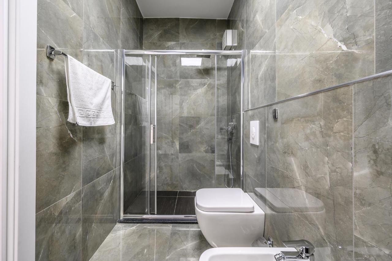 Miku Apartments-Luxury City View At Wilson Square Tirana Eksteriør billede